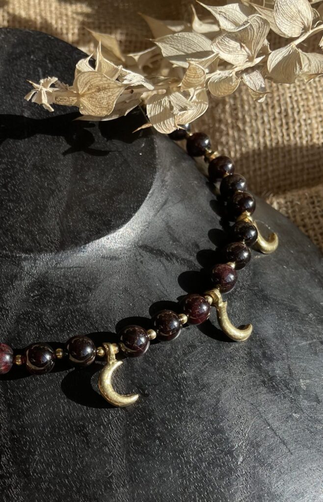 Le Grenat, Colliers Perles Naturelles Laiton Artisanat Vendée Acier Inoxydable Fait Main Pièce Unique Pierre de Soleil Cristal de Roche Citrine Quartz Rose Grenat