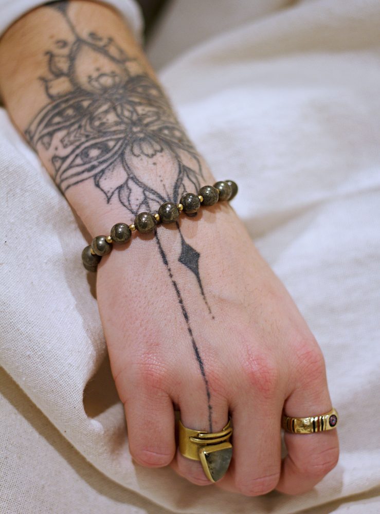 Bracelet. Pyrite. Acier Inoxydable. Laiton. Bijoux Artisanaux. Bijoux en Pierre Naturelle.