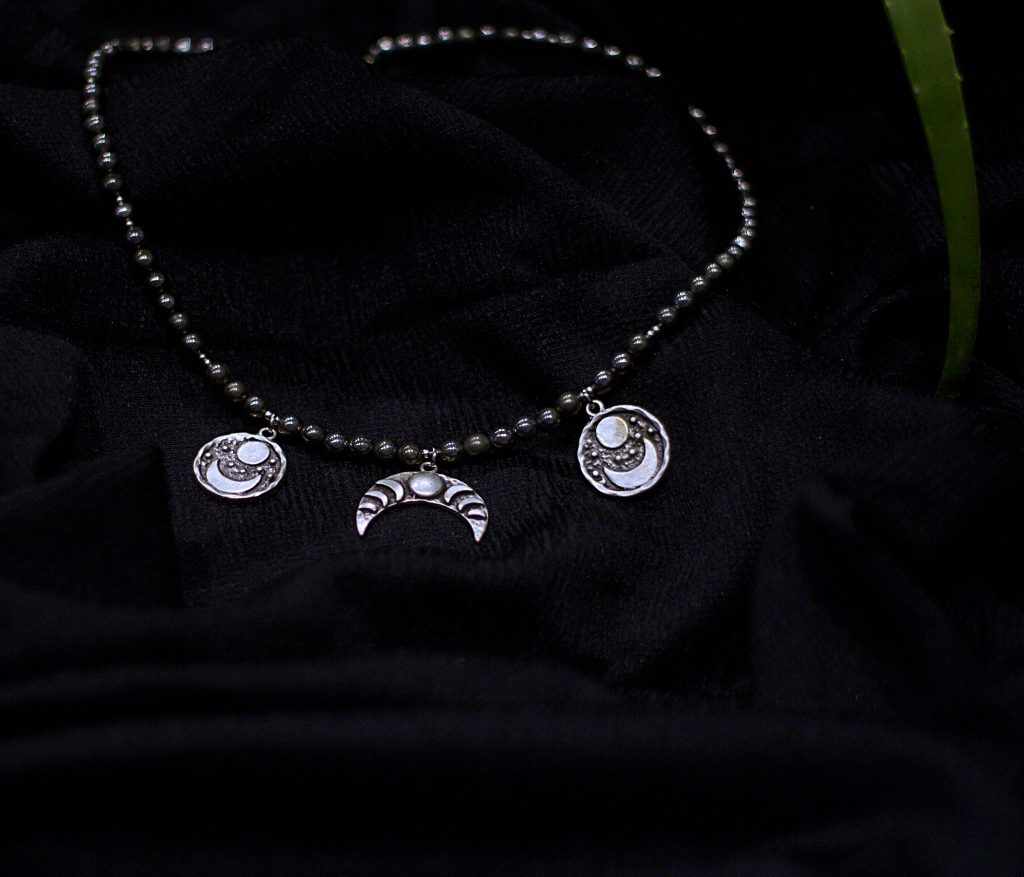 Collier en Pyrite. Artisanat. Vendée. Fait Main. Artisanat. Acier Inoxydable