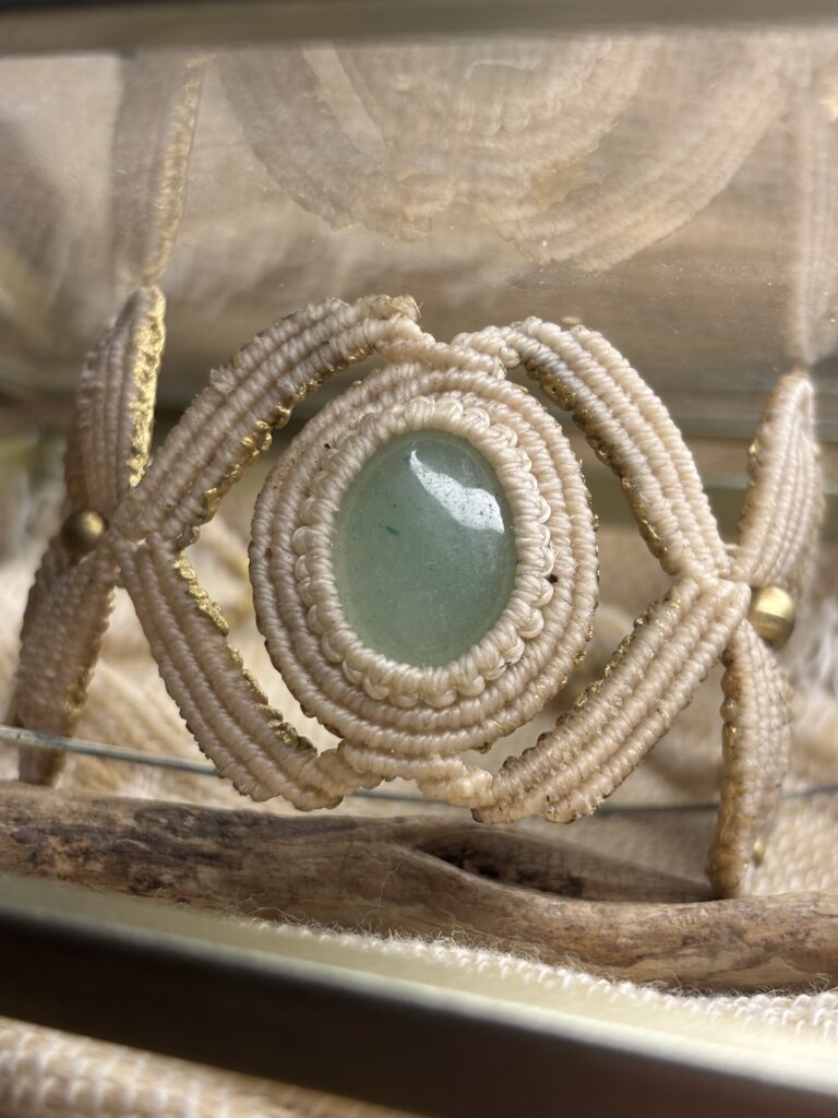 L'Aventurine, Pierres Naturelles, Vertus, Macramé, Bracelet, pièce Unique